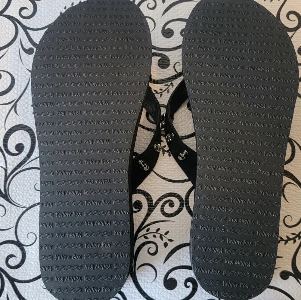 NWOT! RARE Vintage Skull Yellow Box Wedge Flip Flops Sandals Bling Size 9 Retro - Picture 5 of 11